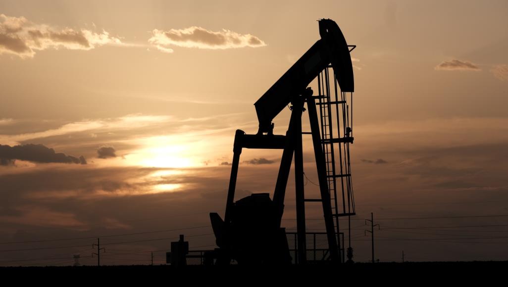 انخفاض أسعار النفط العالمية بعد تأجيل اجتماع أوبك