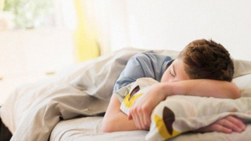 دراسة "لن تعجب الآباء": لا توقظوا أبنائكم المراهقين
