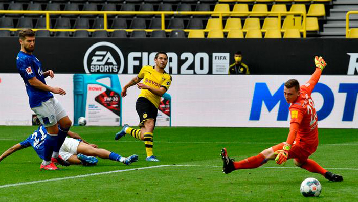 Dortmund crush Schalke  4-0