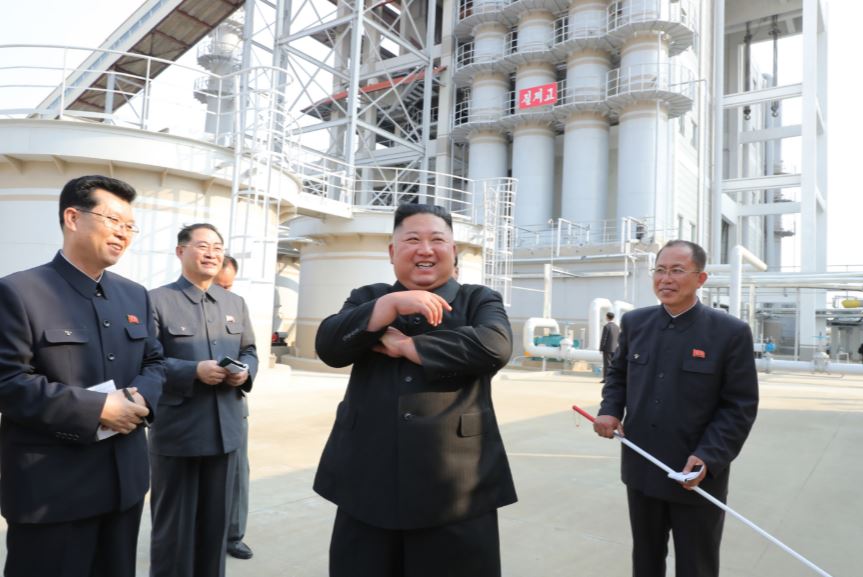 الصور الأولى لزعيم كوريا الشمالية بعد تكهنات بشأن صحته