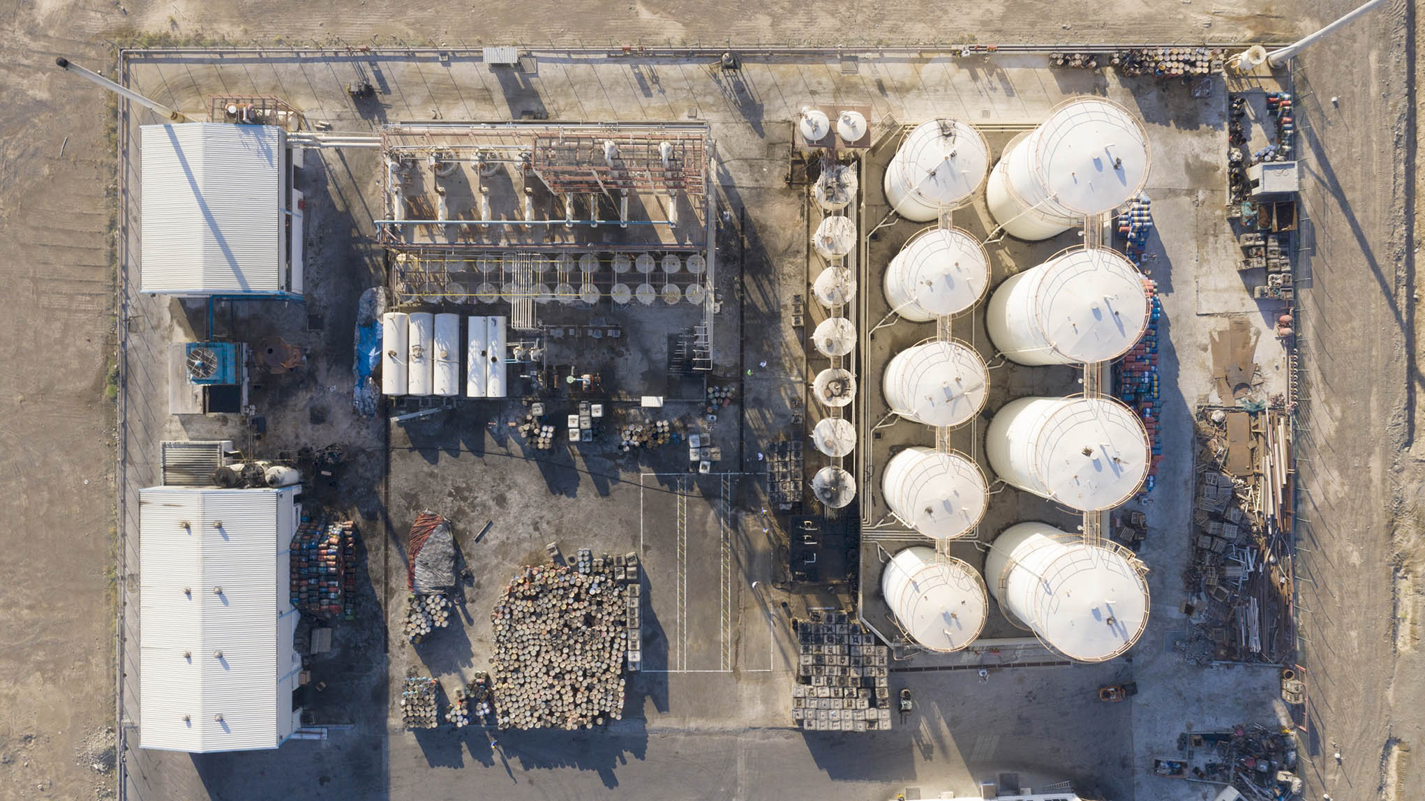 825 سفينة رست بميناء صحار