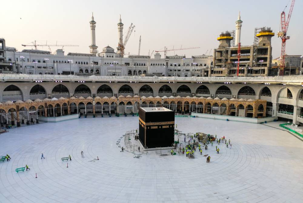 السعودية تقرر إقامة صلاة العيد في الحرمين بدون المصلين