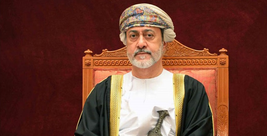 جلالة السلطان يوجه التهنئة لأبناء عمان والمقيمين بحلول عيد الفطر المبارك