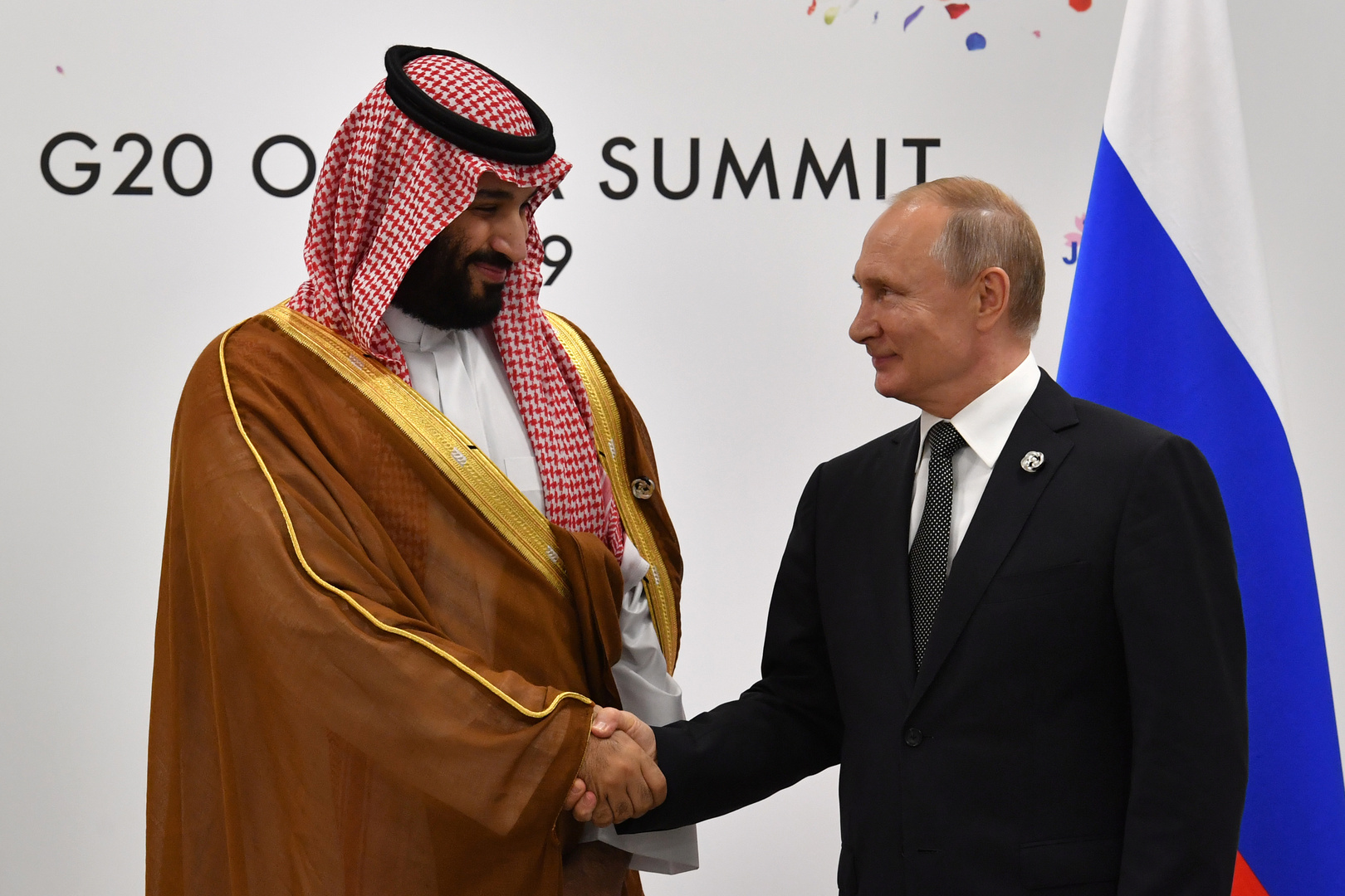 روسيا والسعودية تتفقان على تعزيز التعاون بشأن تخفيضات انتاج النفط