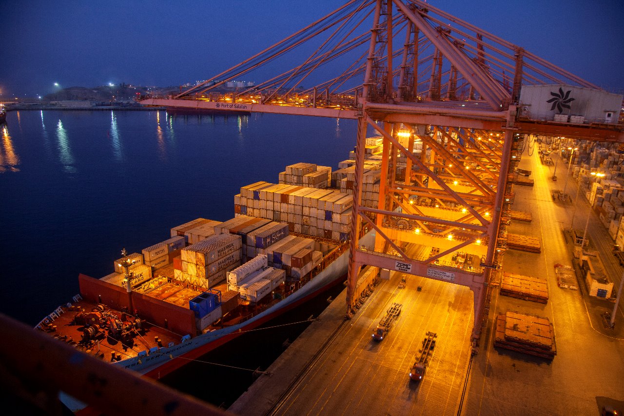 وزارة النقل  تعزز قطاع الشحن البحري بأفضل الممارسات العالمية