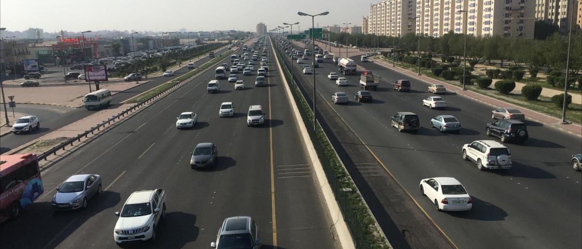 الزحام يسيطر على شوارع الكويت في أول أيام تخفيف الحظر