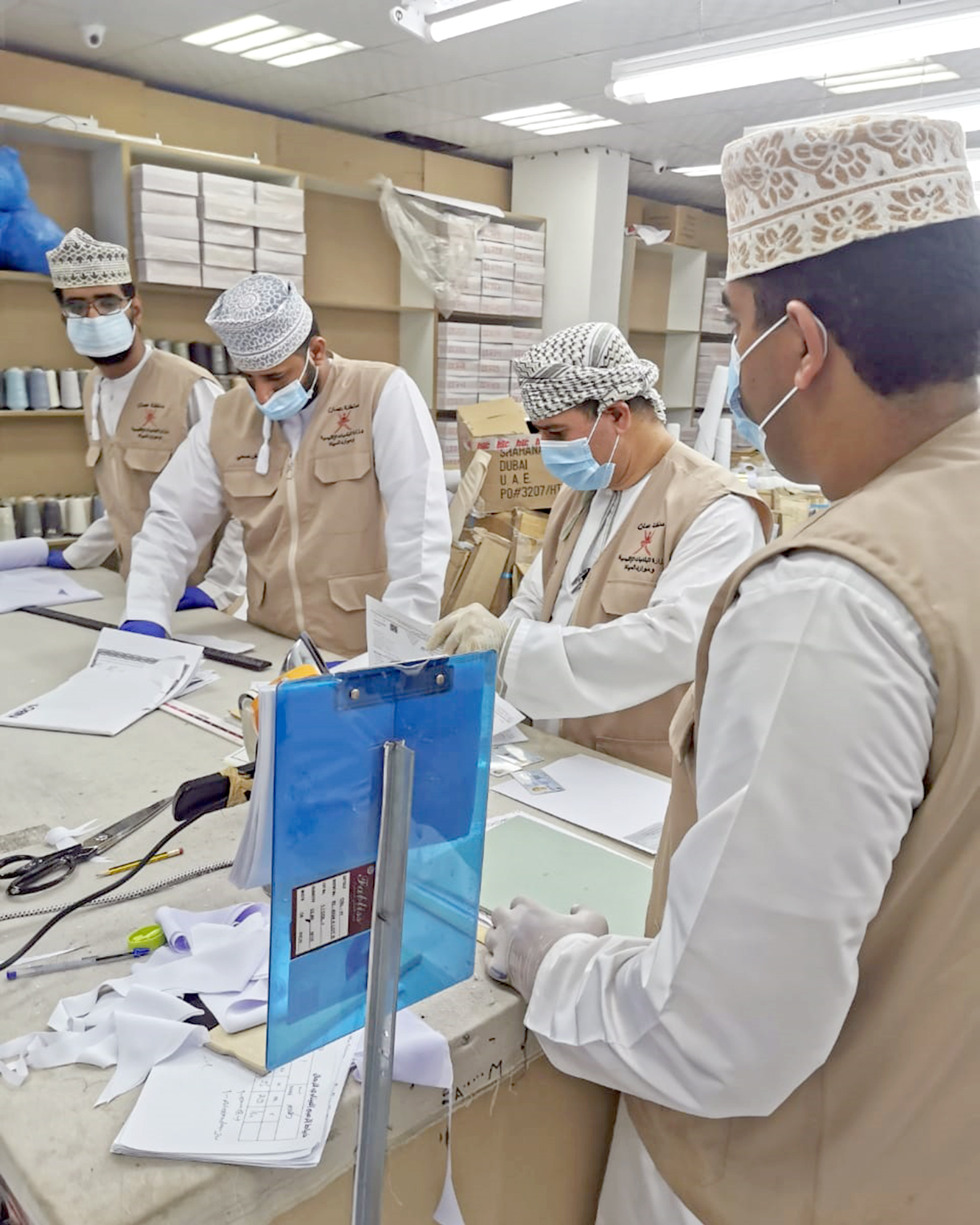 مداهمة منازل تمارس فيها مهنة الخياطة