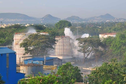 8 dead, 200 in hospital after major gas leak in a chemical plant in India