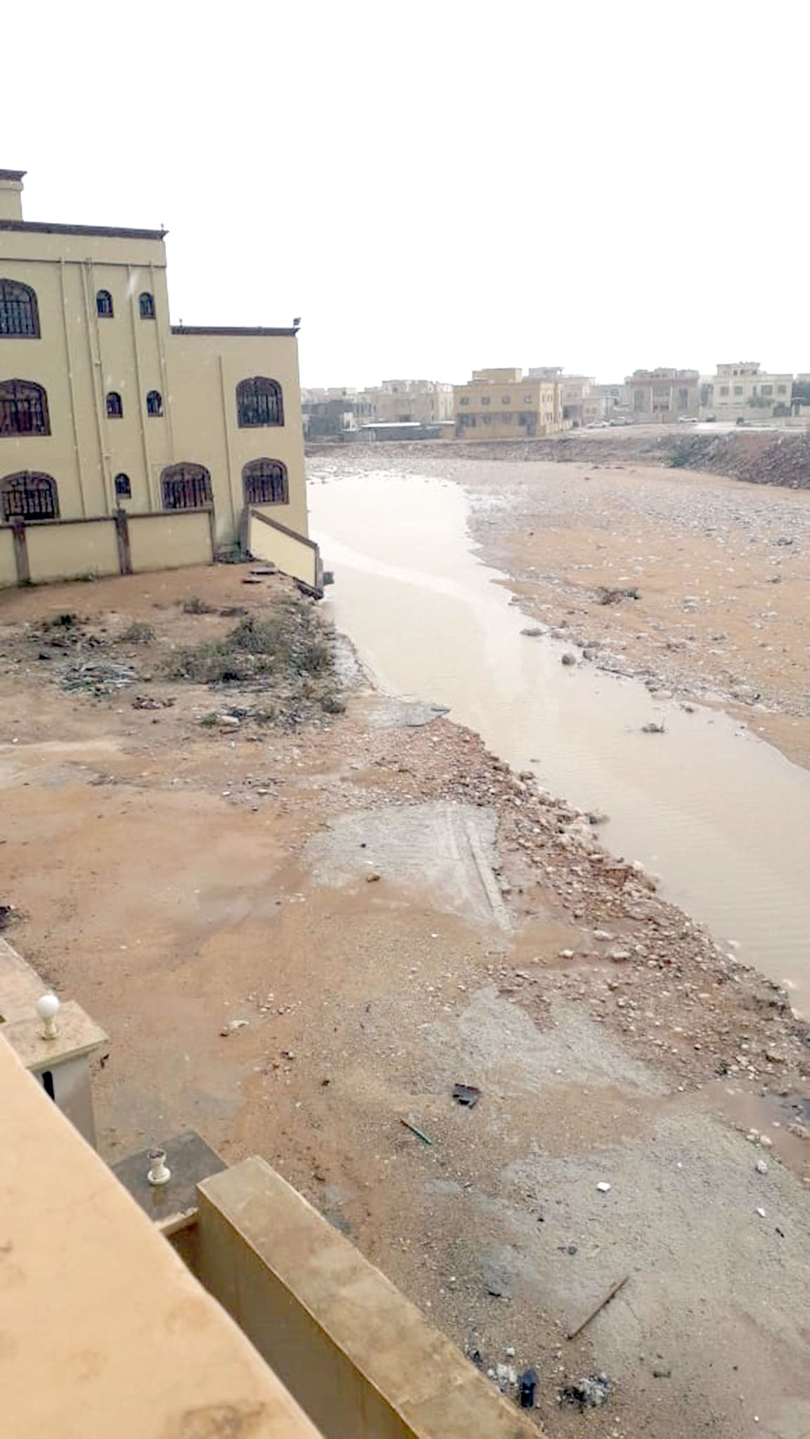 بالصور..الحالة المدارية في ظفار خلفت أضرار بالغة