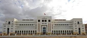 قرار بشأن التزام منشآت القطاع الخاص بقرارات اللجنة العليا