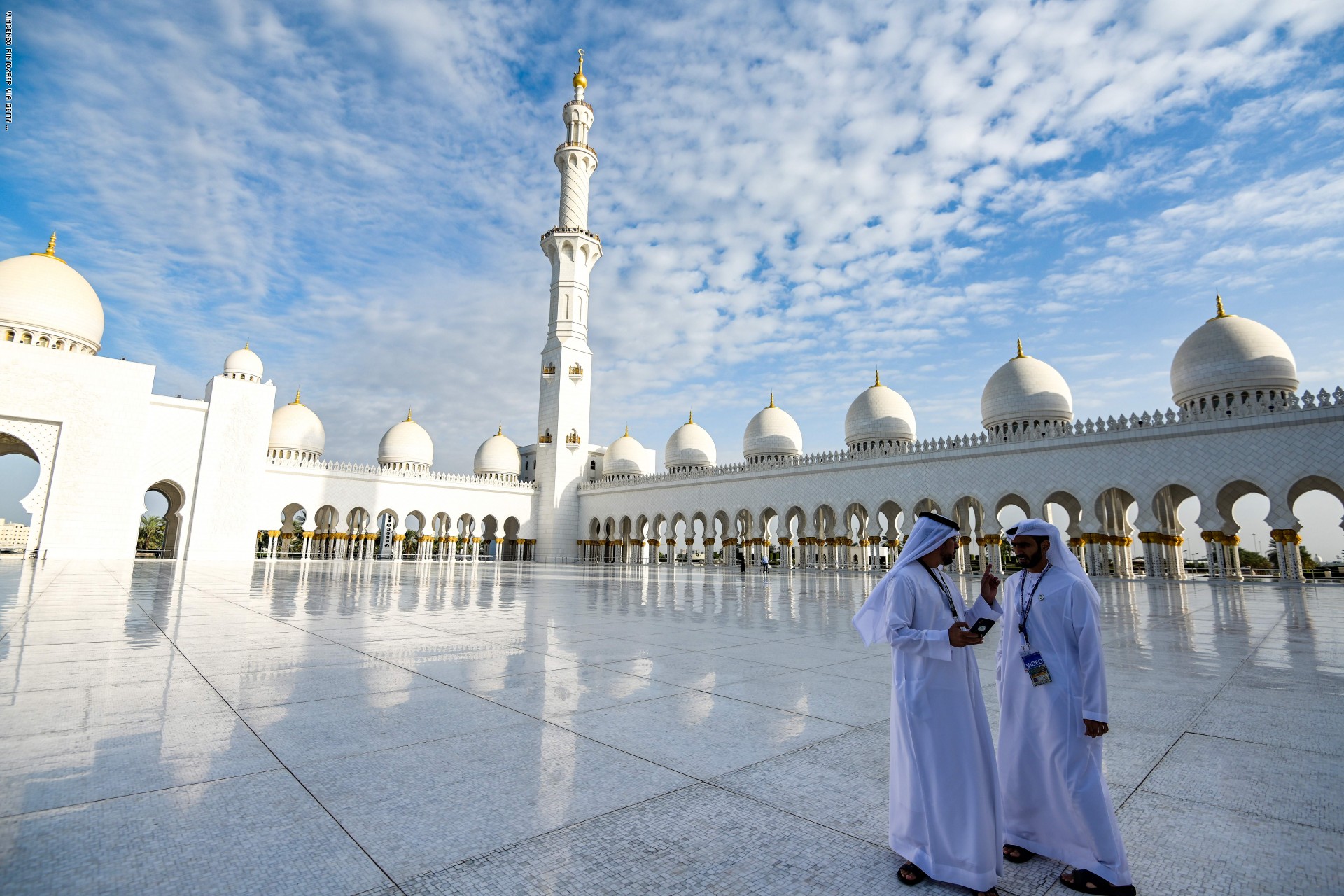 الإمارات تعلن عن الفتح التدريجي للمساجد ودور العبادة اعتباراً من الأربعاء
