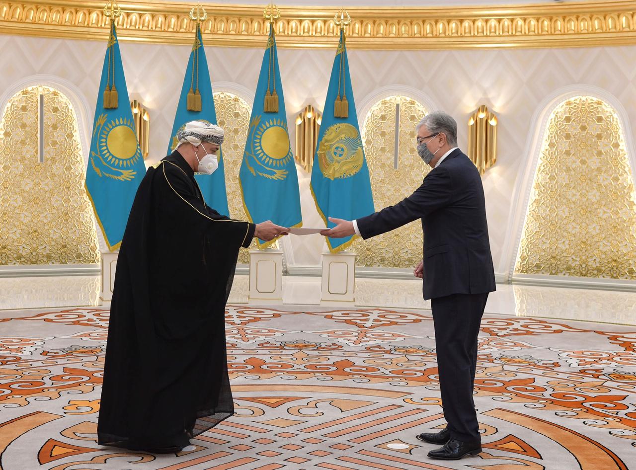 سفير السلطنة لدى نور سلطان يقدم أوراق اعتماده لفخامة الرئيس الكازاخستاني