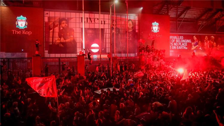 شرطة ميرسيسايد تطلب من جماهير ليفربول بمشاهدة اللحظة التاريخية لرفع كأس الدوري الإنجليزي الممتاز من منازلهم