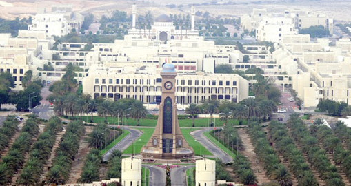 جامعة السلطان قابوس توضح حول رئاسة أكاديمي بها لتحرير مجلة علمية تابعة لمؤسسة وهمية