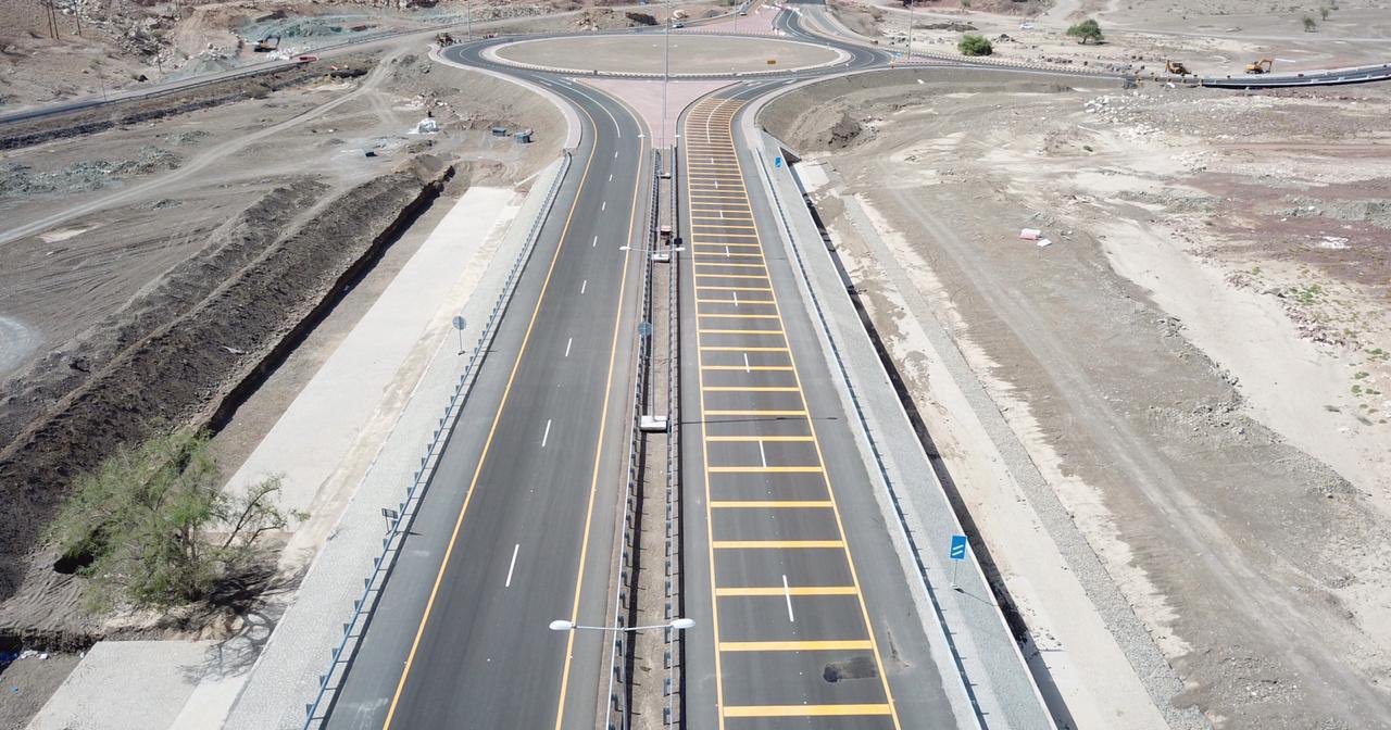 افتتاح الطريق الرئيسي من مشروع ازدواجية طريق -عبري-ينقل