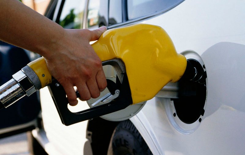 Price of Oman oil drops