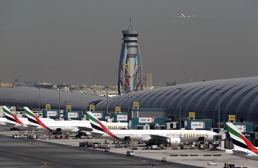 الإمارات تسمح للمواطنين والمقيمين بالسفر للخارج وفق اشتراطات