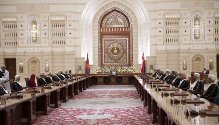 جلالة السلطان: هيكلة الجهاز الإداري تواكب رؤية عمان 2040