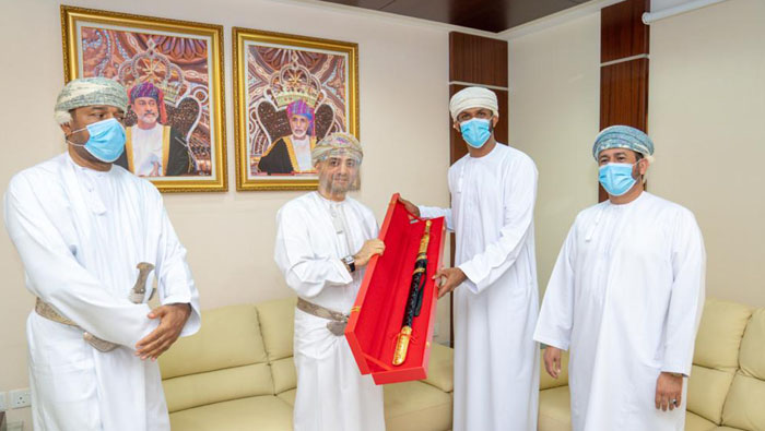 Ali Al Habsi honoured for service by Oman Olympic Committee