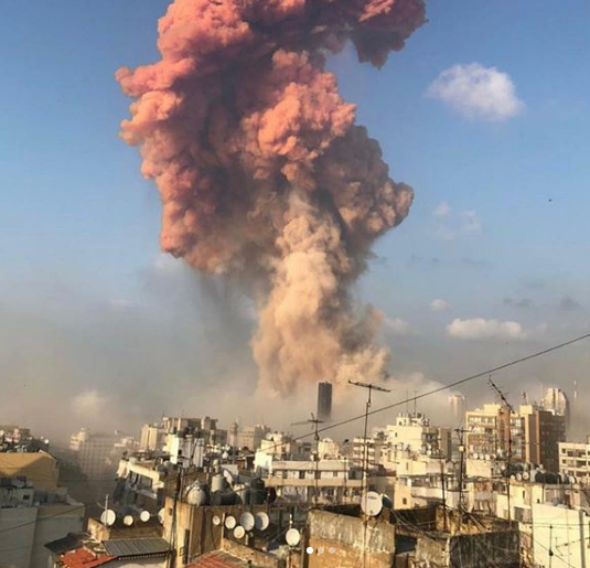 انفجار ضخم بوسط بيروت تسبب في سقوط مصابين وخسائر مادية كبيرة