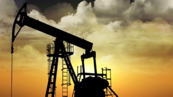 Oman oil price declines