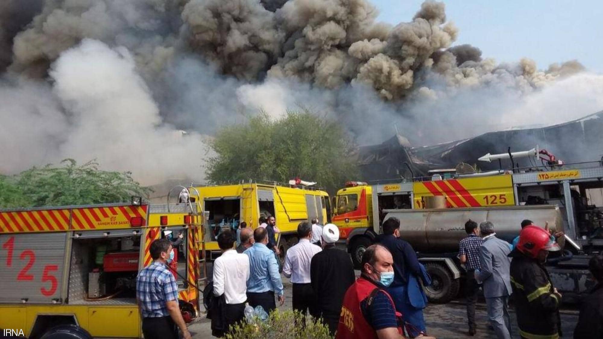 حريق ضخم في مركز تجاري بإيران