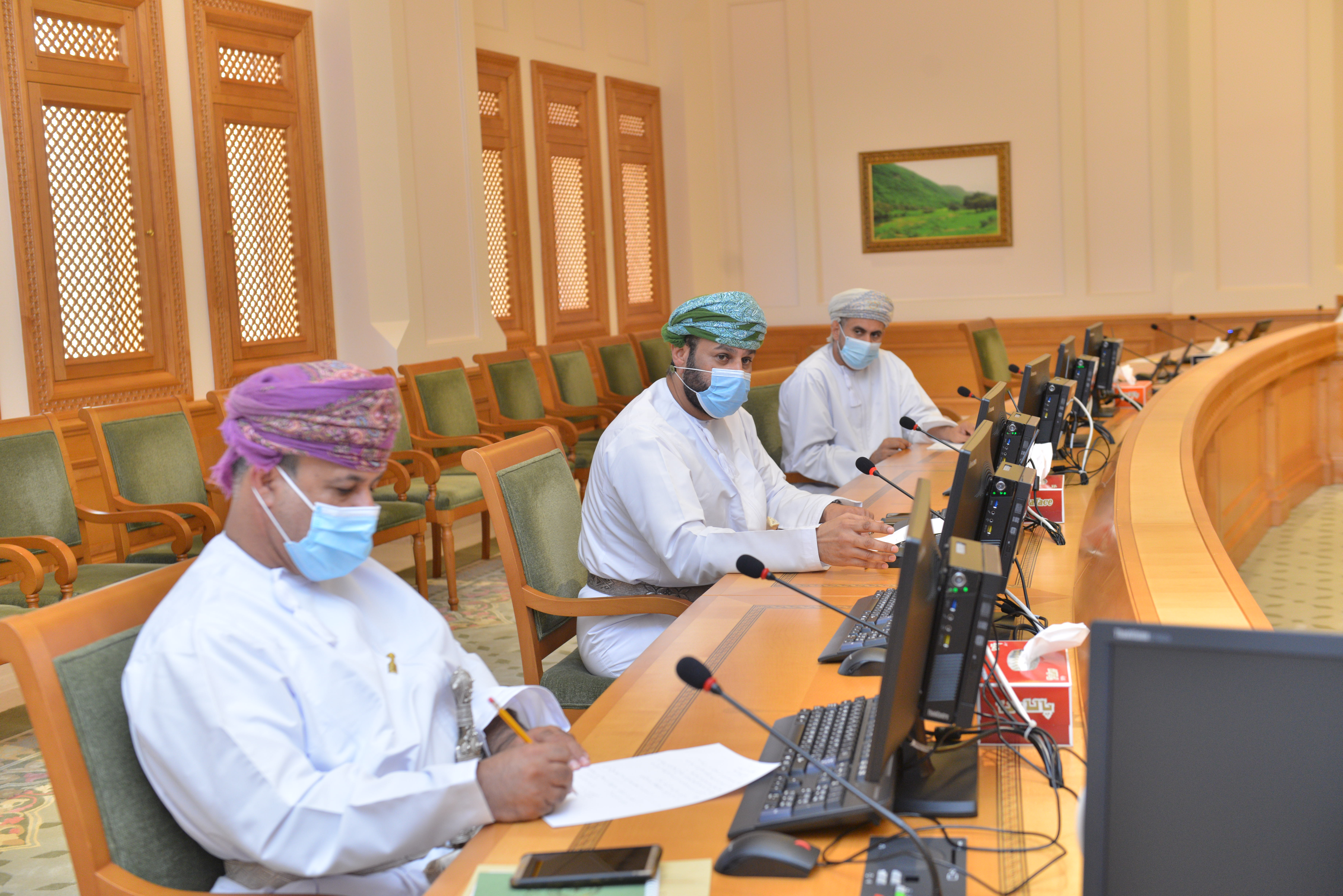 اجتماعية "الشورى" تناقش  تأخر طلبات قروض الإسكان و مطالب الصيادين ببوشر