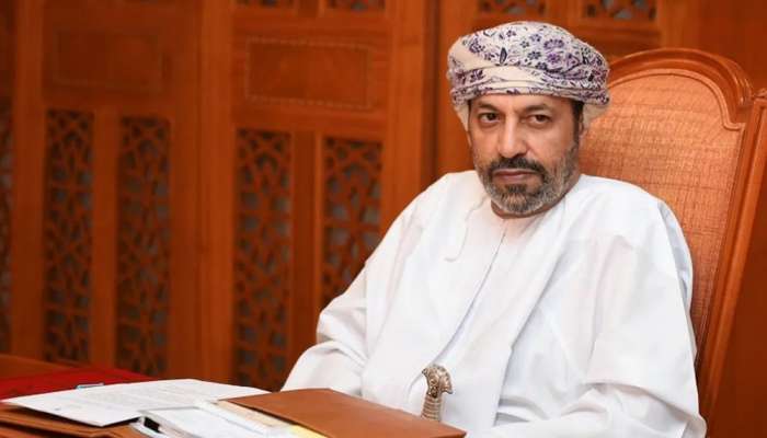 اللجنة العليا تطلع على الوضع الوبائي لجائحة كورونا في السلطنة