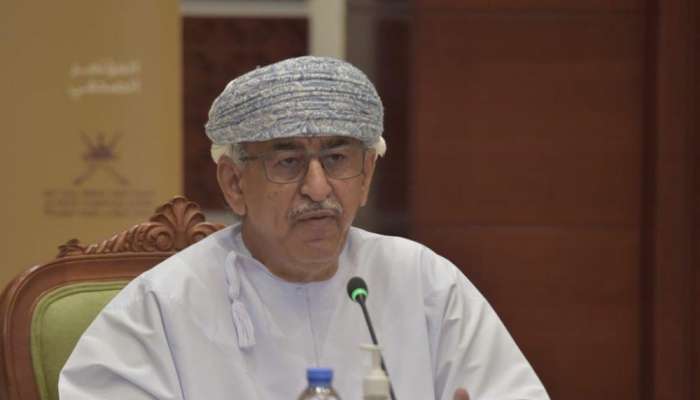 وزير الصحة: السلطنة تشهد تذبذبا في أرقام الإصابات.. ويؤكد الهبوط أكثر من الصعود