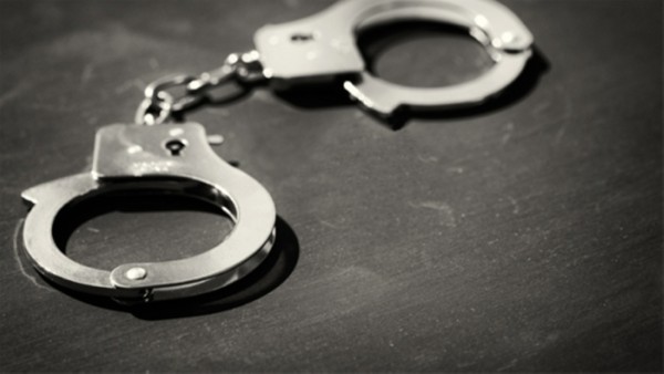 Two people arrested for stealing in Muscat Governorate