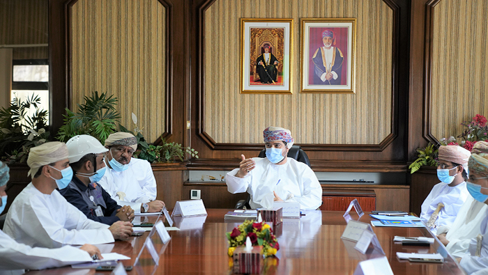 Minister meets with investors to boost Oman's industrial sector
