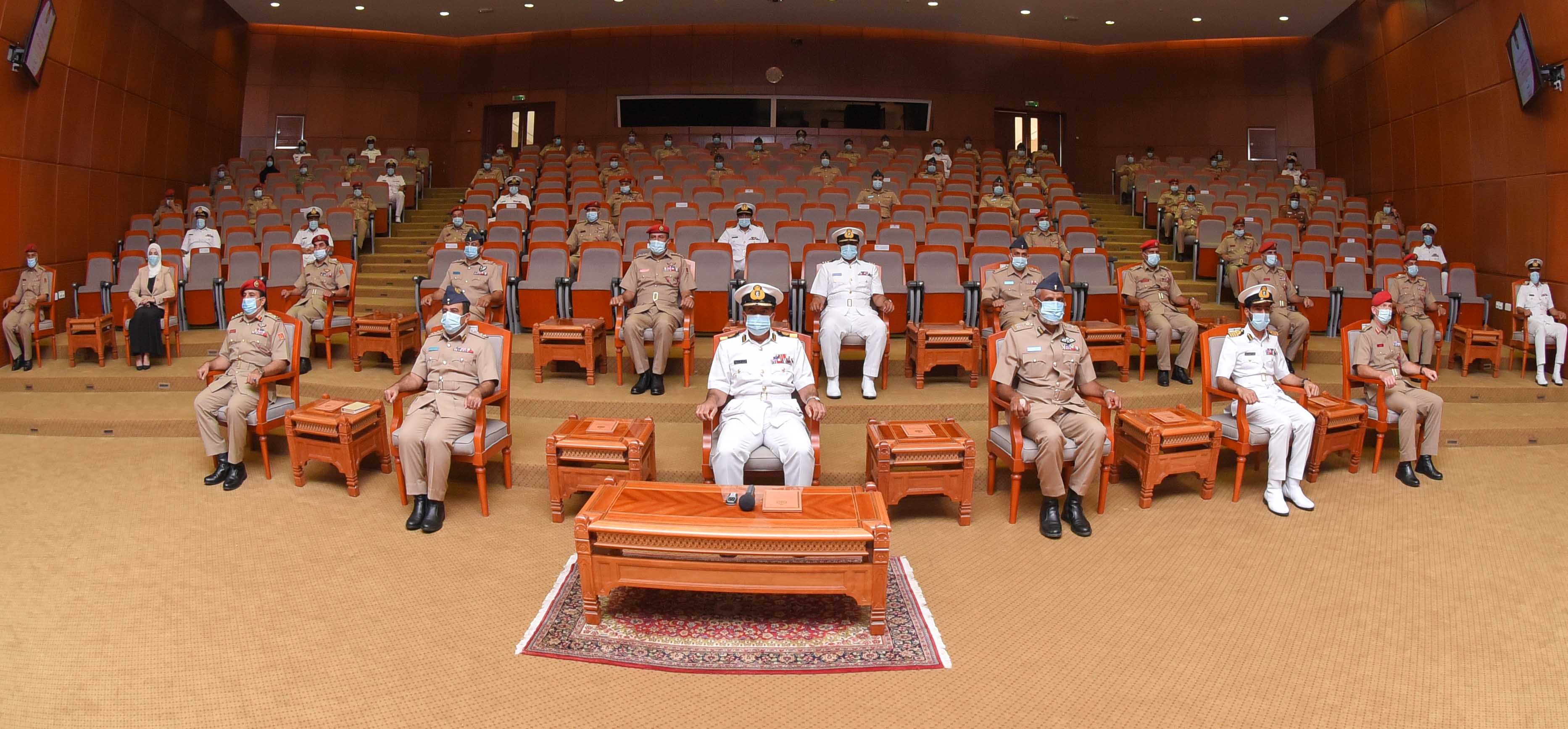 افتتاح الدورة الـ 34 لكلية القيادة والأركان بقوات السلطان المسلحة