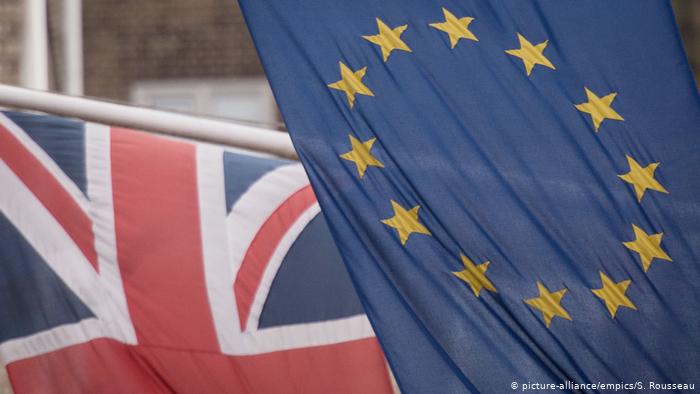 UK, EU kick off fresh Brexit talks as 'no-deal' looms