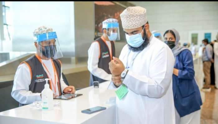 مطارات عمان: نتيجة فحص PCR للمسافرين بـ 5 ريالات
