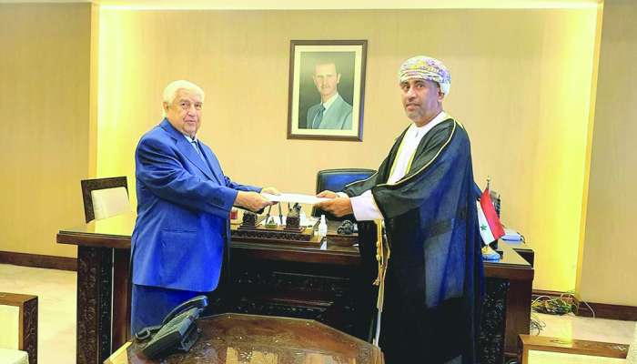 Oman’s envoy presents credentials to Walid Al Muallim