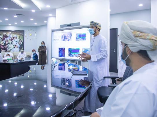 "النقل" تدشن مشروع الحاسب الآلي بتصميم عماني