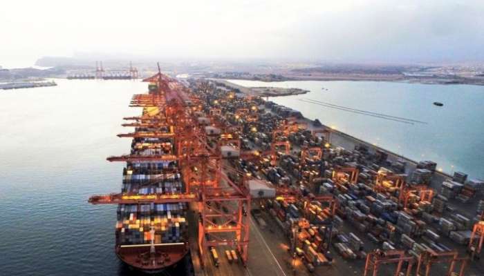ميناء صلالة يسجل نموًا بنسبة 100% في أعمال سفن الدحرجة (RORO)