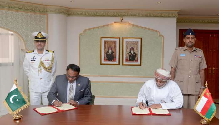 Oman, Pakistan sign military cooperation MoU