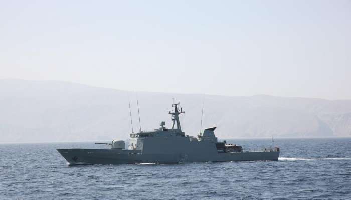 البحرية السلطانية العمانية تنقذ سفينة باكستانية
