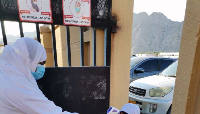 صحية مسندم تتابع تطبيق الإجراءات الاحترازية ضد كوفيد19 في مدارس المحافظة