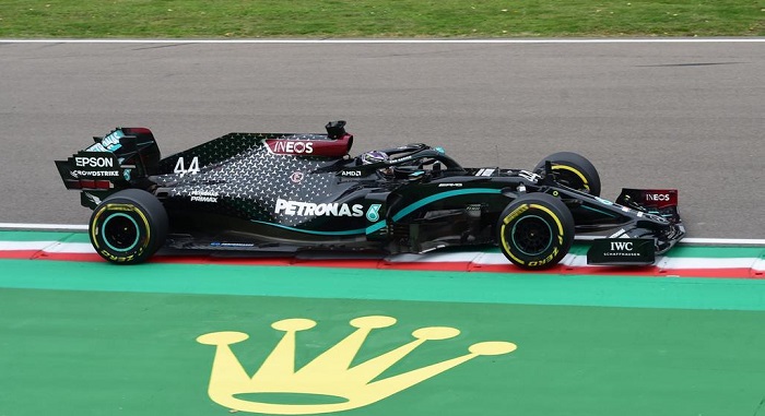 Hamilton wins at Imola as Mercedes clinch seventh-straight constructors' title