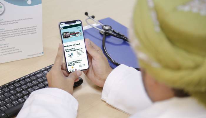 المجلس العماني للاختصاصات الطبية يطلق المنصة الإلكترونية الوطنية للتعليم الصحي