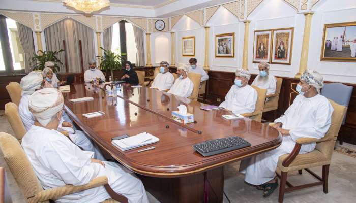 جامعة السلطان قابوس تستضيف فريقا من وحدة متابعة تنفيذ رؤية عمان 2040