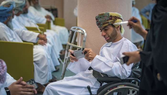 جامعة السلطان قابوس توقع اتفاقية تمويل مشروع "البرامج البحثية لتمكين ذوي الإعاقة"