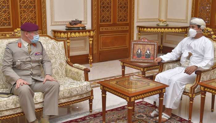 Minister of Royal Office receives British official