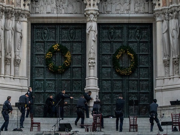 Gunman dead after shooting at NYC cathedral Christmas concert