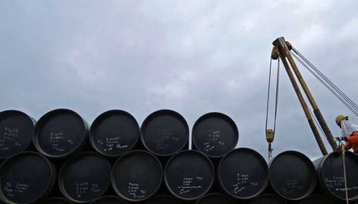 سلالة كورونا الجديدة تعيد أسعار النفط إلى ما قبل 6 أشهر