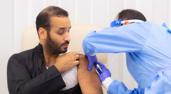 COVID-19: Crown Prince of Saudi Arabia receives first vaccine dose
