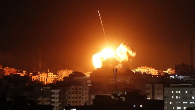 الجيش الإسرائيلي يشن غارة على قطاع غزة