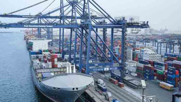 Oman recorded OMR5.9bn trade surplus last year